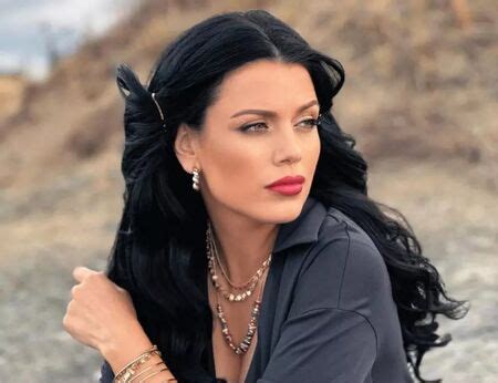 Мина на заплата при колежка от Нова ТВ