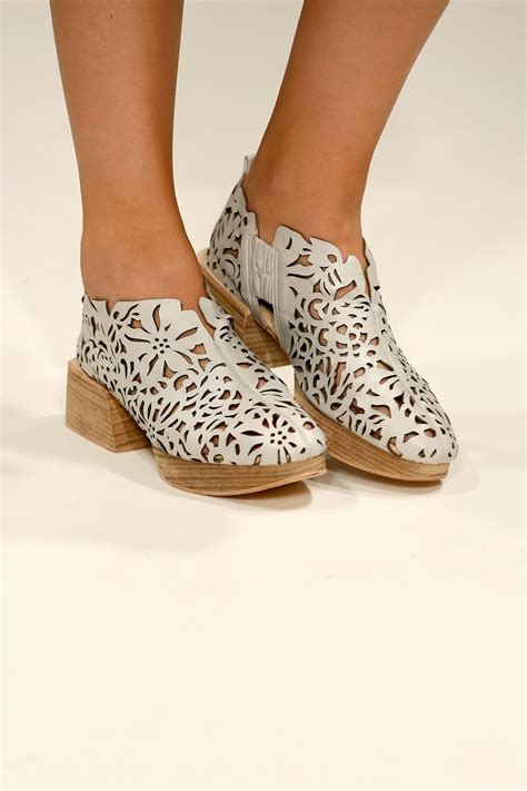 7 Ways To Break In New Shoes Without Hurting Your Feet