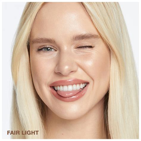 Becca Корректор Under Eye Brightening Corrector, оттенок light to ...