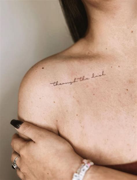 35+ Stunning Collarbone Tattoo Ideas for Women - Days Inspired
