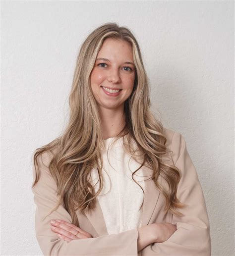 Kinley Springs LCSW is a therapist serving TX.