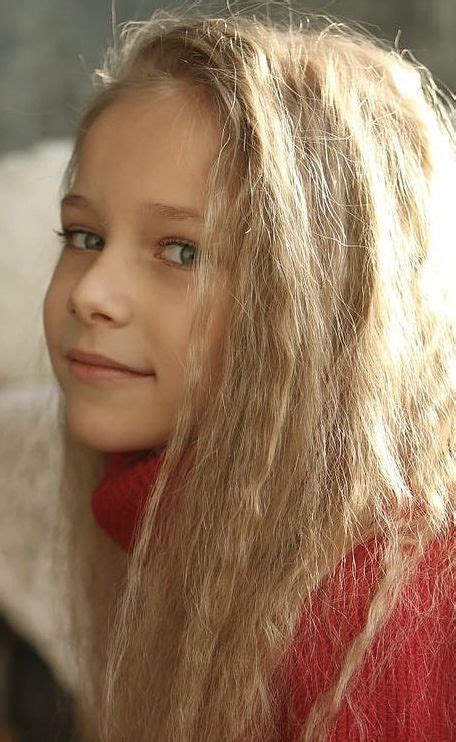 Milana Kubrak | Beau visage, Fille cheveux blonds, Cheveux blond