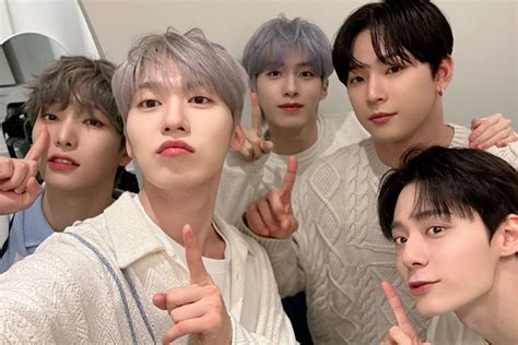 ONEUS Takes 1st Win For “Baila Conmigo” On "Music Bank" | Soompi