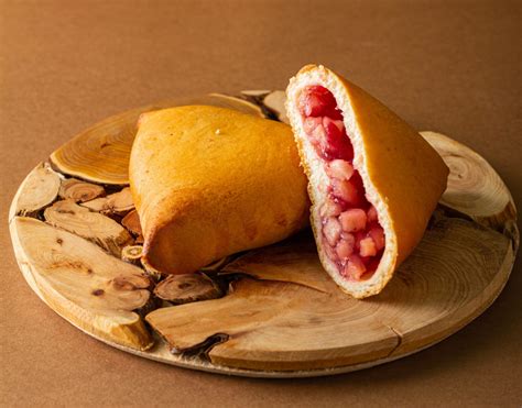 Пирожок с яблоком и брусникой — Ленинградские булочные