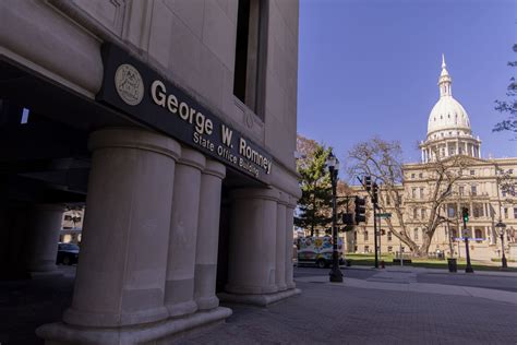 Michigan Senate OKs sexual ‘deepfake’ ban, may consider porn site age