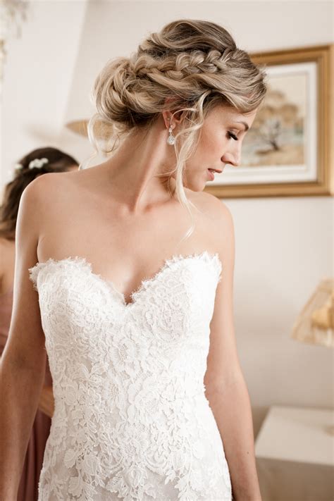 coiffure de mariage zoom sur le chignon bas chosen