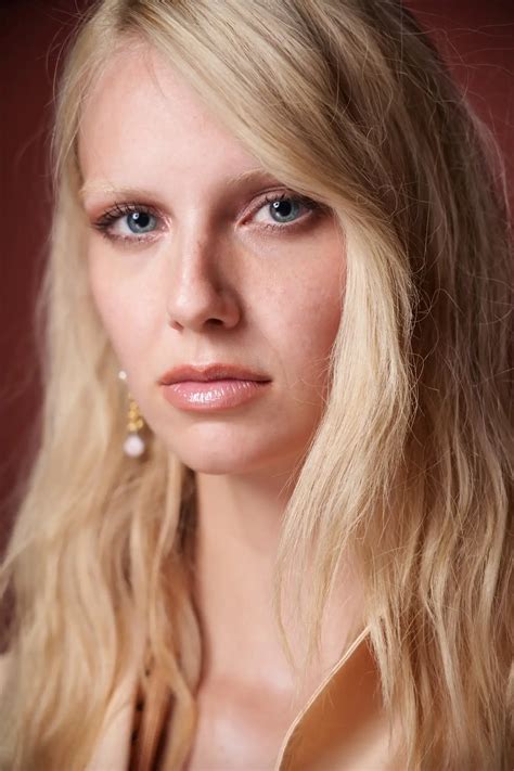 Alba de la Cruz y el truco para que el maquillaje dure: “Primero