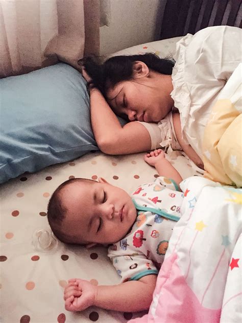 pin oleh mario joke  baby bev gambar bayi lucu bayi lucu foto bayi