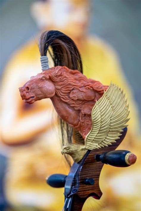Их Хаадын Чулуу ХХК - Хөөрөг Урлаач Ариунболд