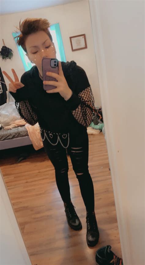 Would you let me fuck you? 😈 Or would you like to destroy me instead? 🙈