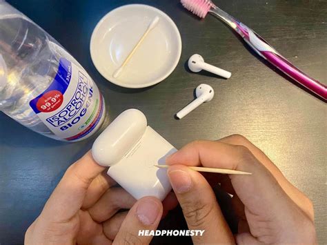 What Does the Button on the AirPods Case Do? Here's How It Works ...