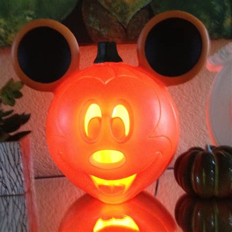 Mickey mouse jack o lantern | Jack o lantern, Lighted ornaments ...