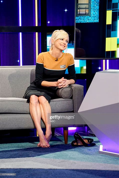 Anna Faris's feet