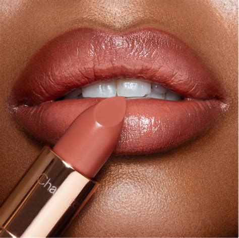 Charlotte Tilbury, Матовая стойкая губная помада MATTE REVOLUTION ...