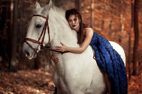 С лошадью девушка 25 фото