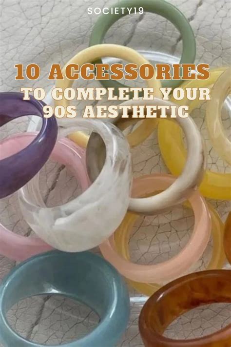 10 Accessories To Complete Your 90s Aesthetic - Society19