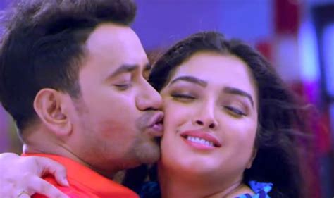 Bhojpuri Couple Amrapali Dubey-Dinesh Lal Yadav Aka Nirahua’s Hot Liplock Sensuous Kiss on ...