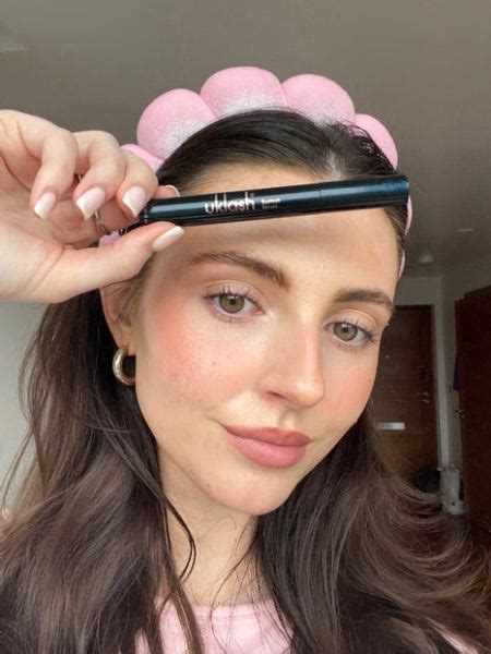 How to Remove Lash Extensions and Begin Your Journey to Natural Lashes ...