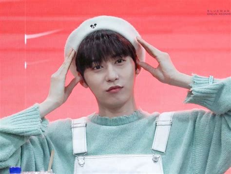 Pin on Oneus | Fan signs