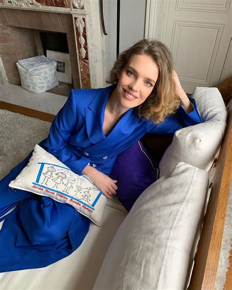 Наталья Водянова опубликовала в Instagram фото с пятью детьми