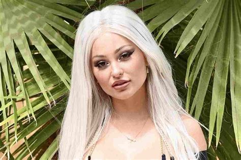 Adult content creator celebrates the title of most banned on Twitch