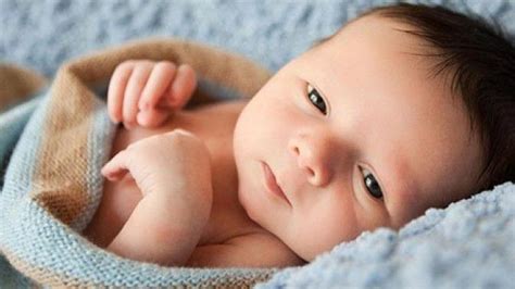 desain foto bayi  lahir background