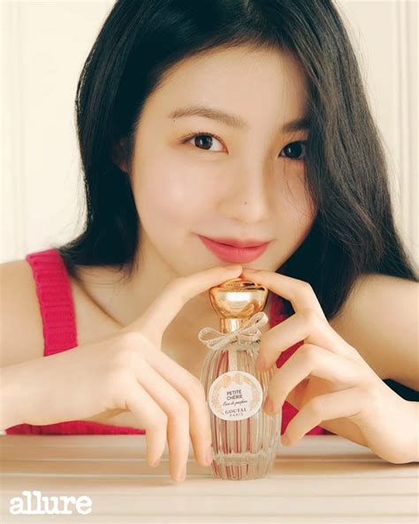 “The Glory” Shin Ye Eun releases first overseas photoshoot - KbizoOm