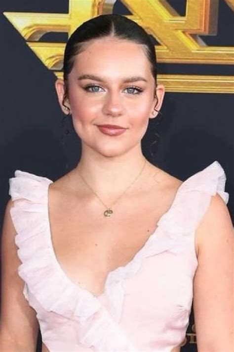 Ashley Ray Keefe - Biografía, mejores películas, series, imágenes y