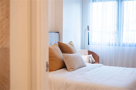 Top Considerations: Renting a Furnished vs. Unfurnished Condo