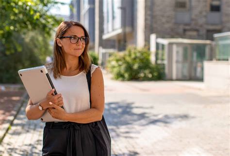 7 Financial Tips for College Freshmen - ELFI