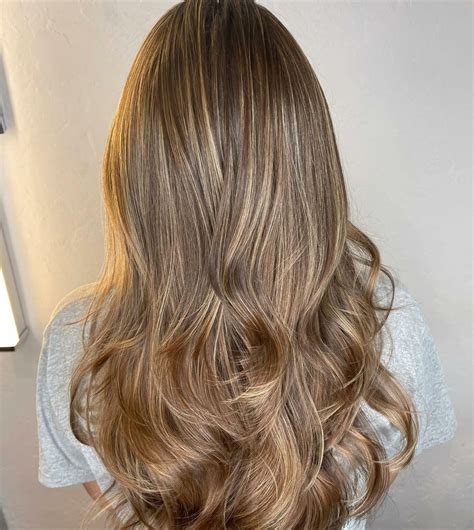 This color hair honey blonde look is perfect for summer 20