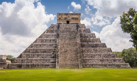 El Castillo | Kukulkan Pyramid | Chichen Itza