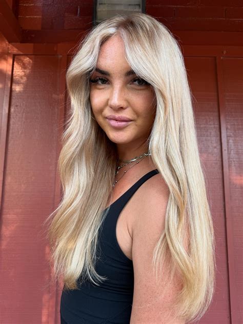 Chloe Capito - Love my blonde baddies 🔥 . . .. | Facebook