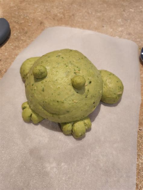 Green dough = frog bread 🐸 : r/Breadit