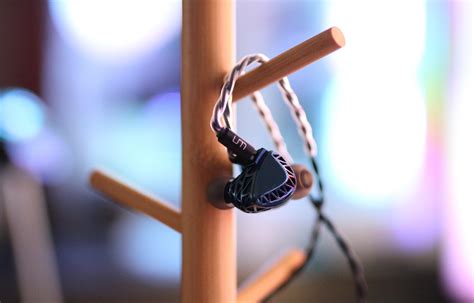 Unique Melody Maven PRO Flagship IEMs / Earphones, Detailed sound, Good