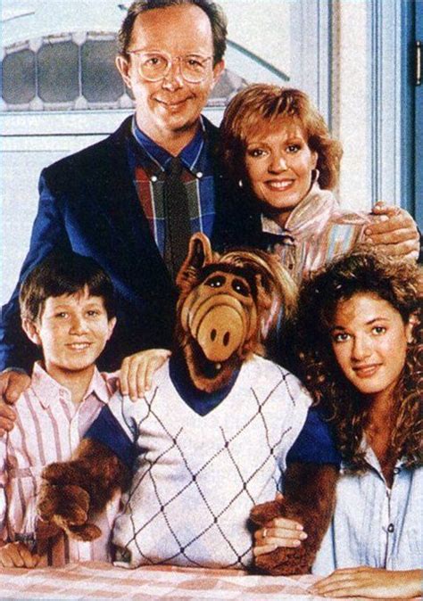 ALF with the Tanner family | Alte filme, Kindheitserinnerungen, Helden ...