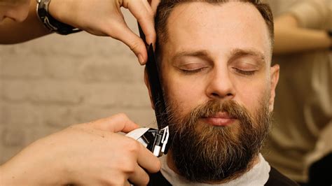 tips  keeping  beard trim  sharp  week long
