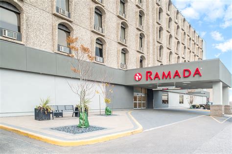 Ramada by Wyndham Saskatoon | Saskatoon, SK Hotels