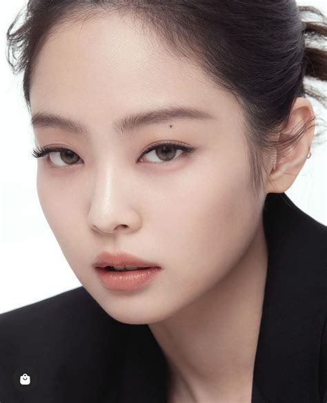 Pin on BLΛƆKPIИK | Black cushions, Makeup inspiration, Beauty