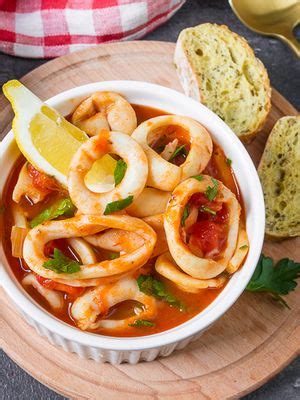 Рецепт кальмаров в простом томатном соусе с фото пошагово на Вкусном Блоге