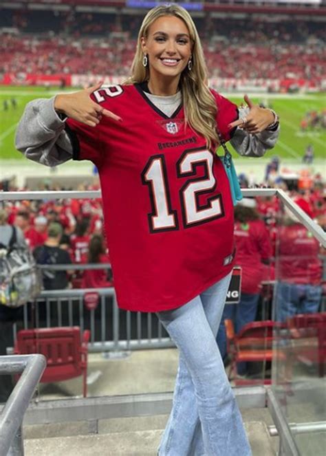 Tom Brady's model admirer shares bikini 'retirement' post | New York Post