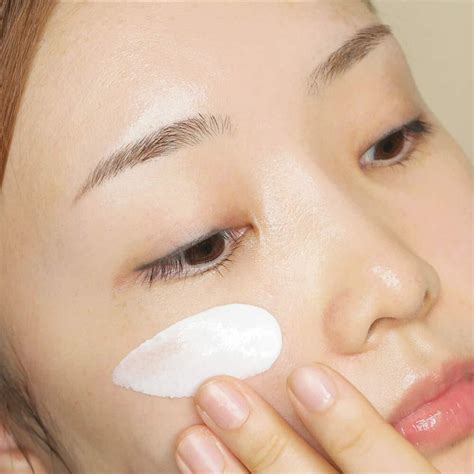 Тониращ слънцезащитен крем RoundLab Birch Juice Moisturizing Tone Up ...