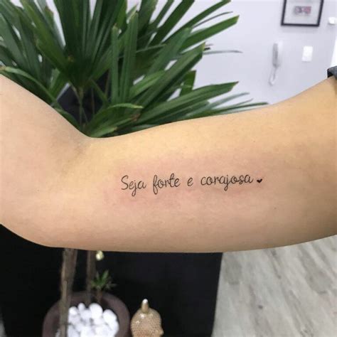 Tattoo Seja Forte E Corajoso - Seja forte e corajosa: 40 opções de tatuagem com a frase bíblica ...