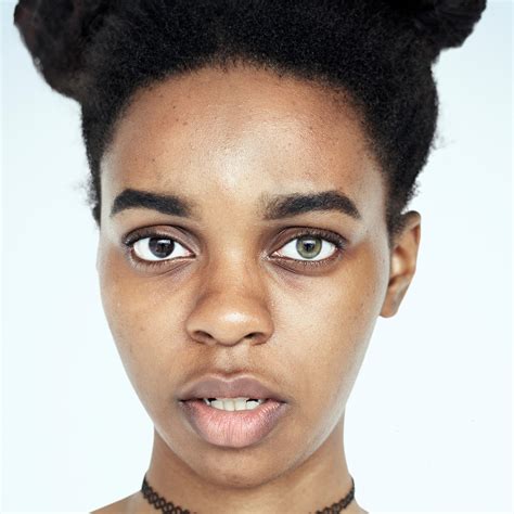 Expert Tips for Wearing Color Contact Lenses Comfortably - Luxe Lenses