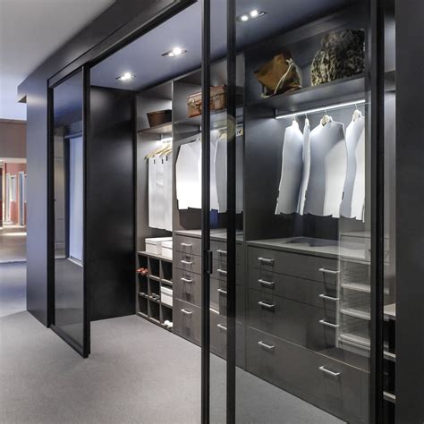 Modern Luxury Walk In Closet at Alice Hager blog