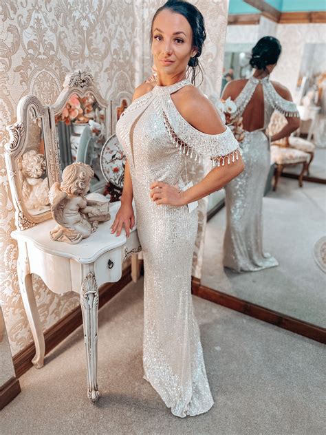 Grandiflora Bridal | Bridesmaid Gowns & Evening Dresses