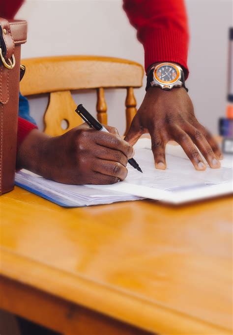 Millennials are choosing to rent a mobile home over city apartments 11