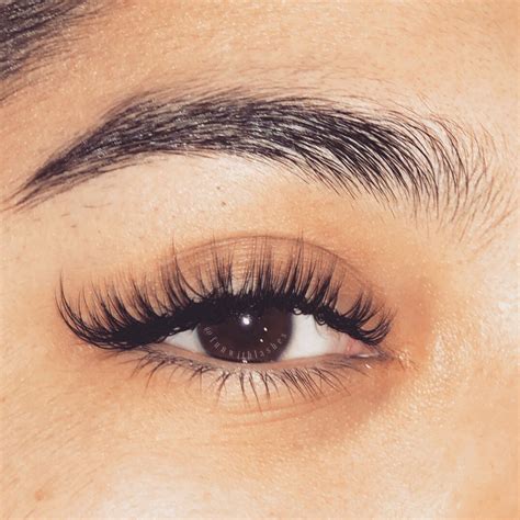 Pin by Yasmin K on Wimpern | Eyelash extensions, Eyelash extentions ...