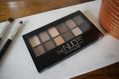 Maybelline The Nudes Eyeshadow Palette Review | Helpless Whilst Drying