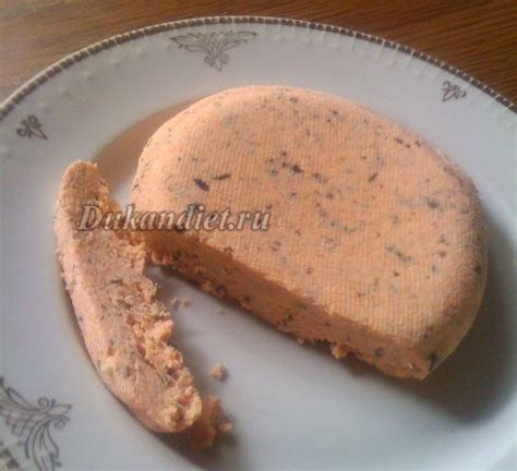Нежирный сыр с паприкой и зеленью